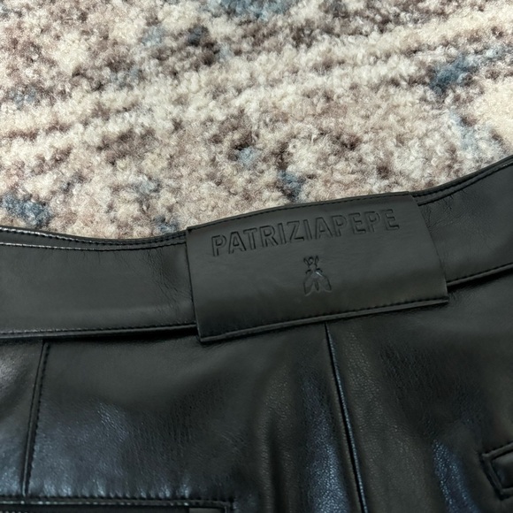 NEW Patrizia Pepe Essential Belted Black Faux Leather High Waist Trouser Shorts - Picture 11 of 13